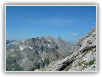 Kratzer und im Hintergrund Hochfrottspitze, Mdelegabel und Trettachspitze